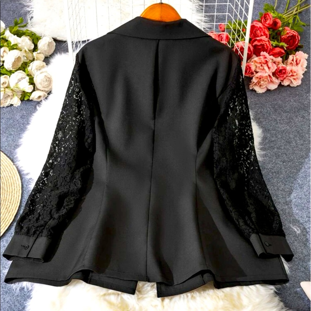 Black king sleeve Blazer with Lace sleeves
